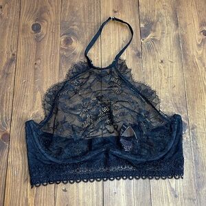Victoria’s Secret very sexy halter style lace bralette size 32D